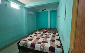 Gayatri Guest House